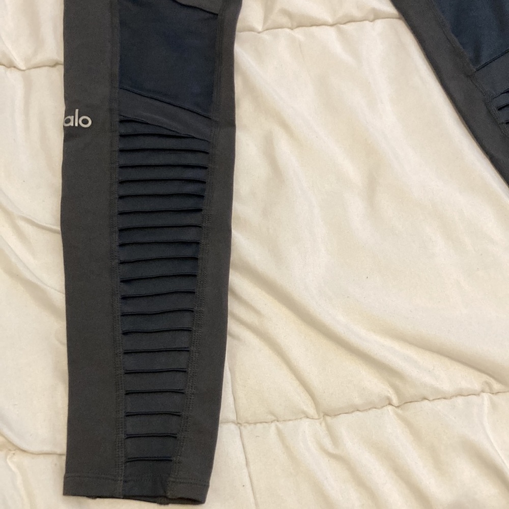 Alo Moto Leggings Gray Size S - Picture 3 of 8